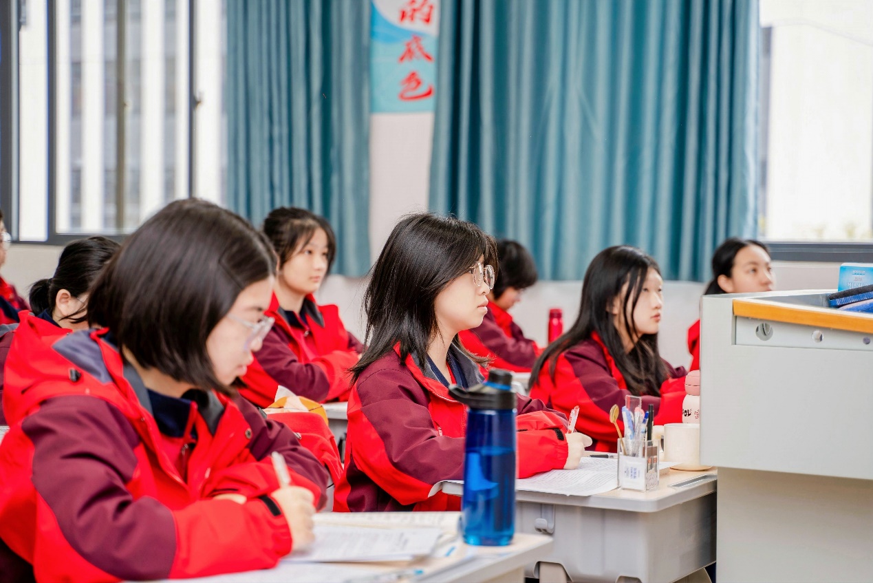 瞒不住了！“黑马”横空出世，这所高中学校实力曝光！第5张