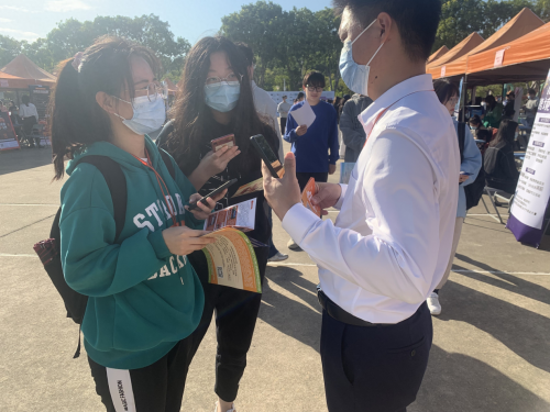 把反诈防诈金融知识送到校园去！平安担保厦门分公司志愿者进校园开展“反诈骗”宣讲活动第1张