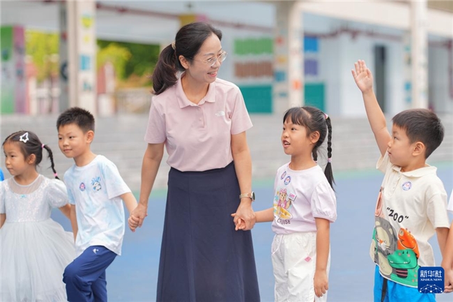 从民生温度到舆情调侃 武汉苏州校服治理大不同第1张-南昌消费网