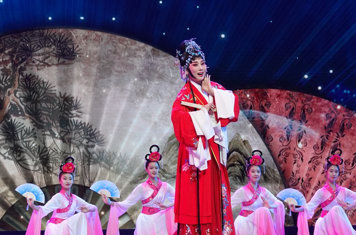福建省实验闽剧院一级演员周虹以闽剧《双蝶扇》荣获文华表演奖