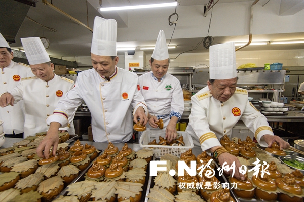 福州南京两市餐饮协会签订友好协议 推动闽菜走出去