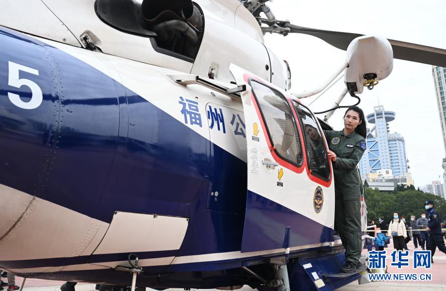 福建福州：警民共庆“警察节”