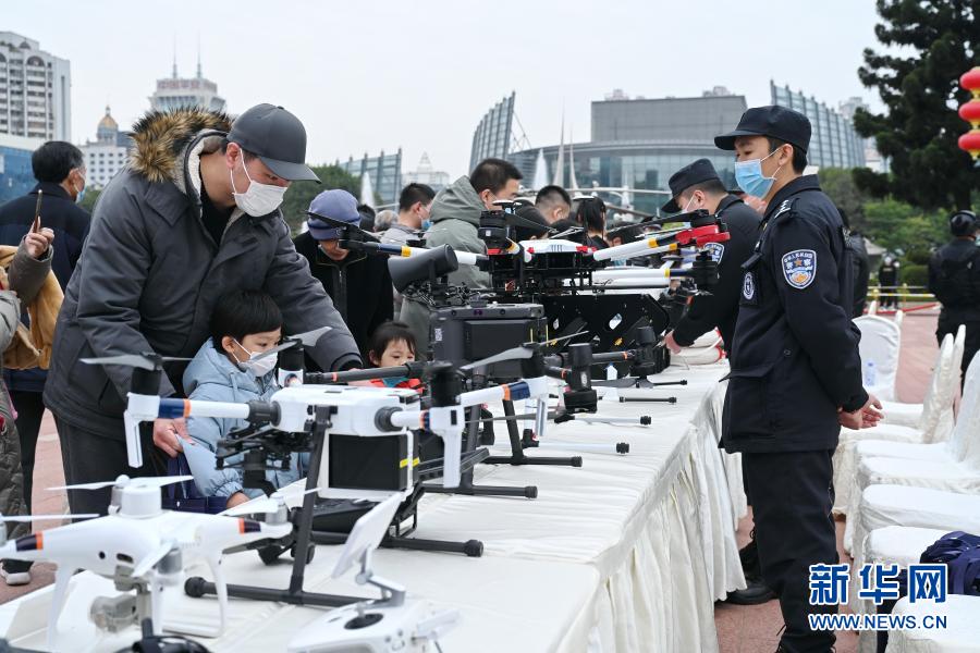 福建福州：警民共庆“警察节”